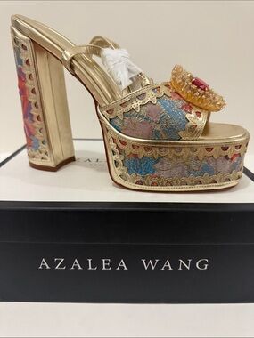 Azalea Wang Gold Embroidered Platform Sandal - Gold Multicolor